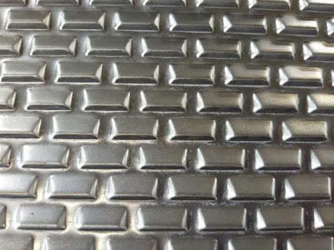 Separating sieving screen tray